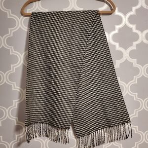 Christian Dior houndstooth Scarf